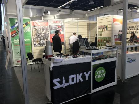 Sloky于科隆五金展2.2馆F49摊位展出from 4-7th of March - Slokyin EISENWARENMESSE hall 2.2 booth# F49 from 4-7th of March in Koln with all new applications includeing Mini adaptersSuitable for cell phone, drone, radio, camera, computer, household applicance and 3C devices